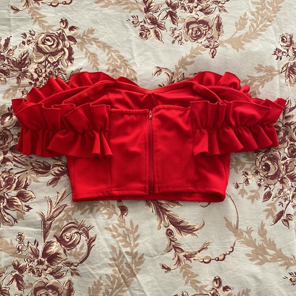 Off-shoulder Ruffle Crop Top - Picture 3 of 4